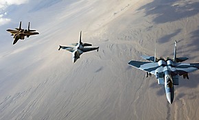 Обои F-15 Eagle и F-16 Fighting Falcon